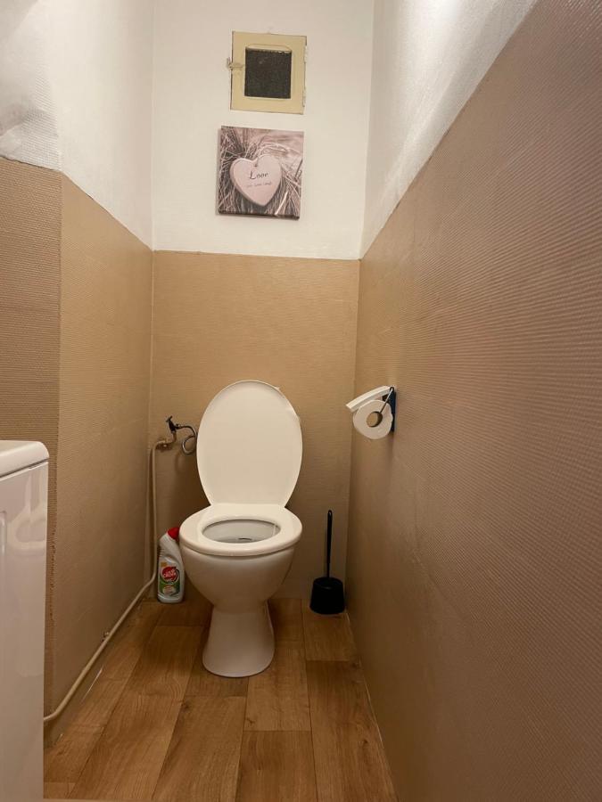 Apartmán T2 Plein Centre Au 1Er Etage Avec Parking Prive Millau Exteriér fotografie
